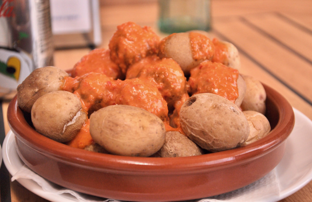 vegan foods from the european road: Canarian wrinkled potatoes with Mojo sauce (Papas Arrugadas), Canary Islands, Spain