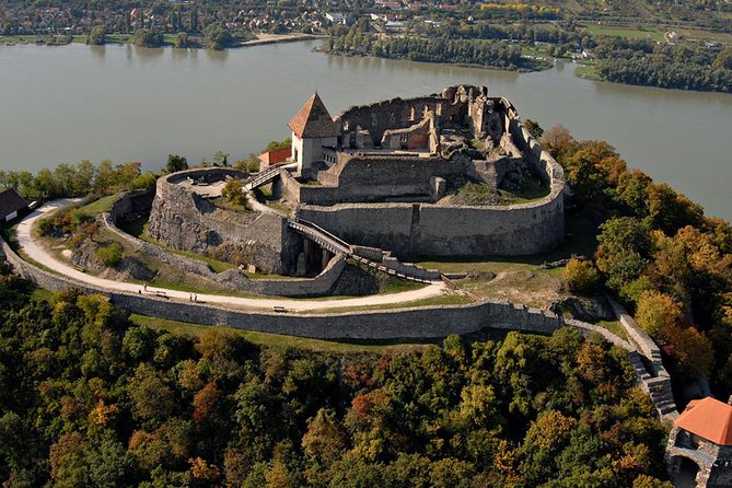 Private Guided Tour to Szentendre & Visegrád Castle (Danube Bend)